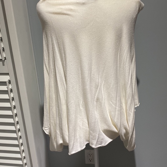 Poncho style top - Picture 2 of 3